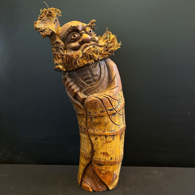 Statuetă decorativă din bambus sculptat – China