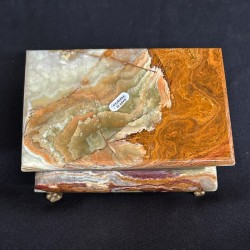 Cutie decorativă pentru bijuterii din piatră de onix, cu interior verd