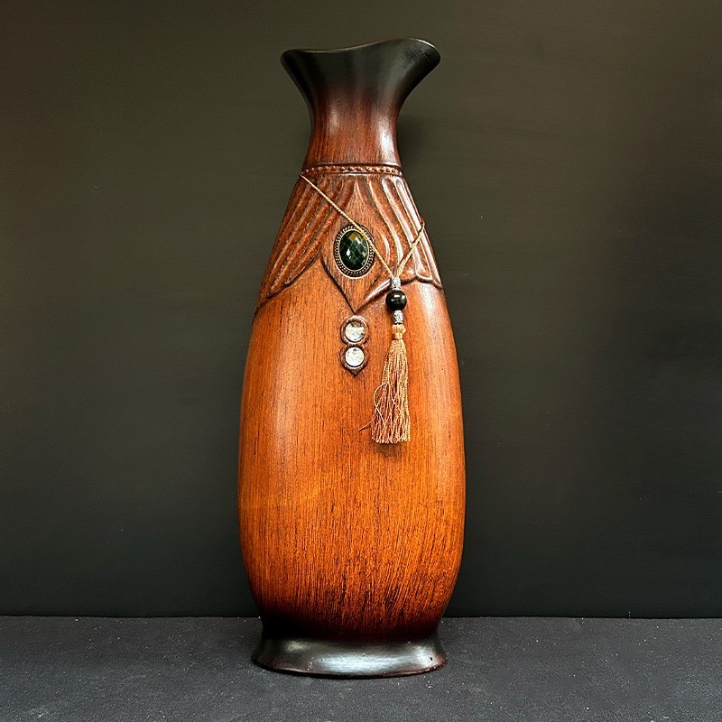 Vază decorativă din ceramică cu design elegant și accesorii decorative